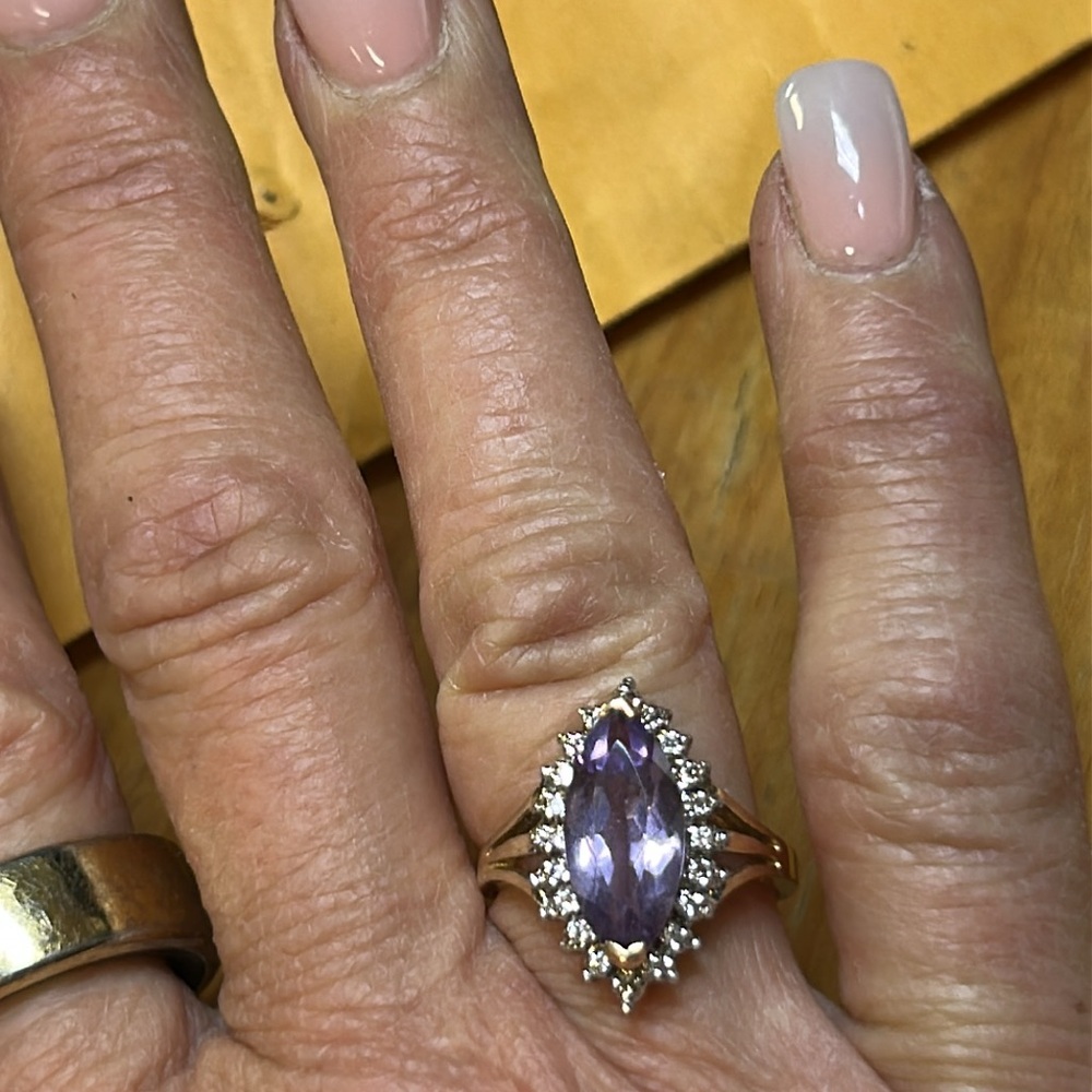 400205 10k amethyst and Diamond Ring
